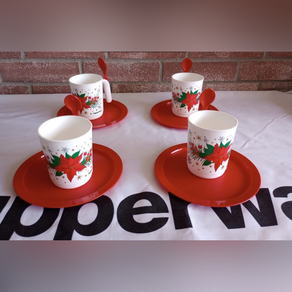 Tupperware set